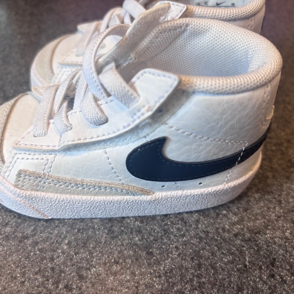 Nike Kids White and Navy Sneakers